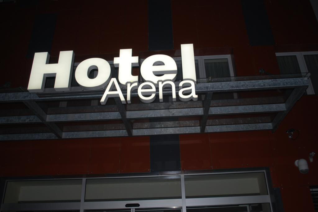 Hotel Arena Chomutov Ngoại thất bức ảnh