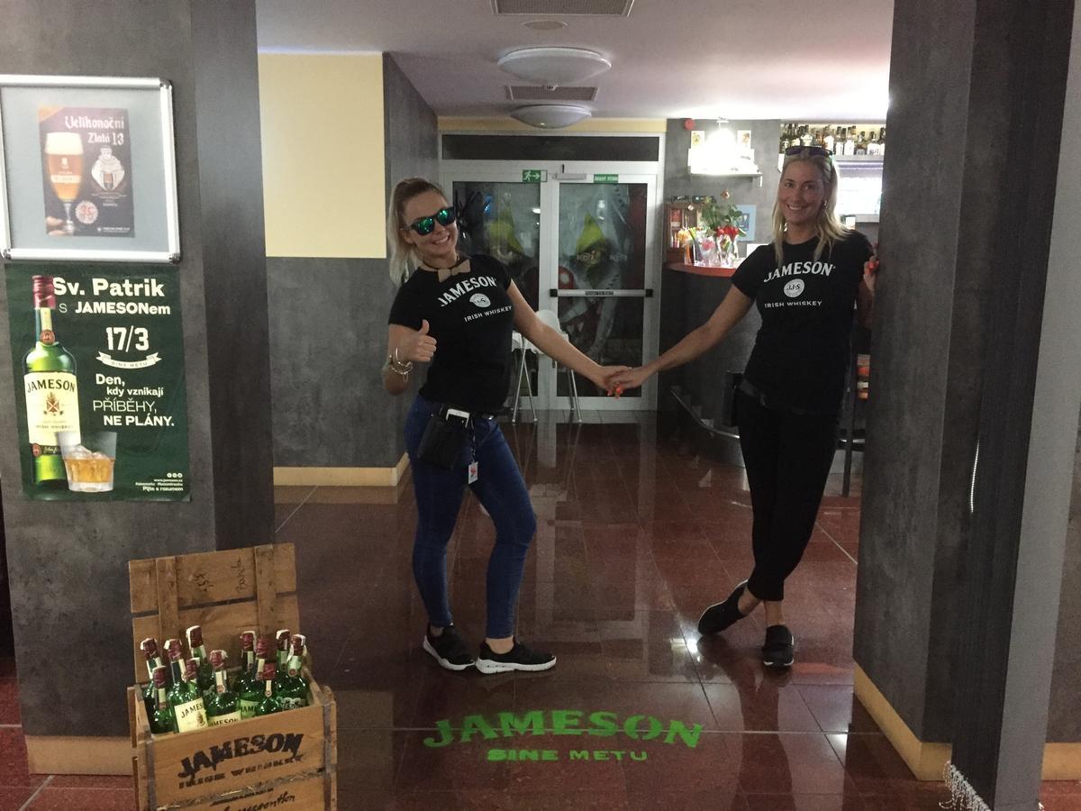 Hotel Arena Chomutov Ngoại thất bức ảnh