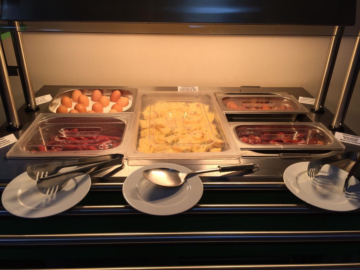 Hotel Arena Chomutov Ngoại thất bức ảnh