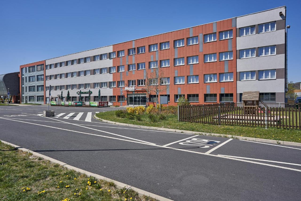 Hotel Arena Chomutov Ngoại thất bức ảnh