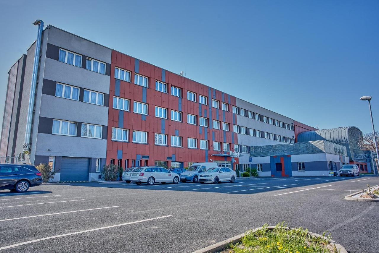 Hotel Arena Chomutov Ngoại thất bức ảnh