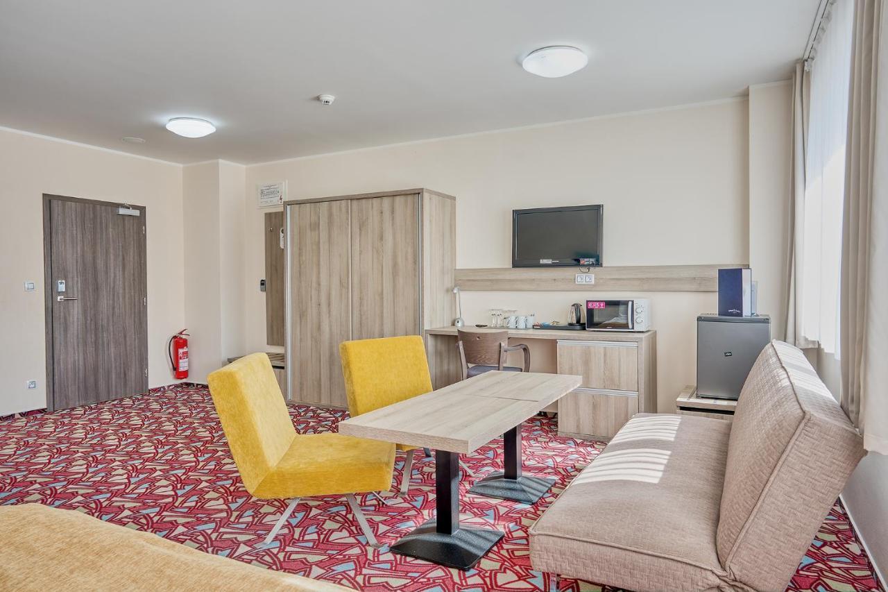 Hotel Arena Chomutov Ngoại thất bức ảnh